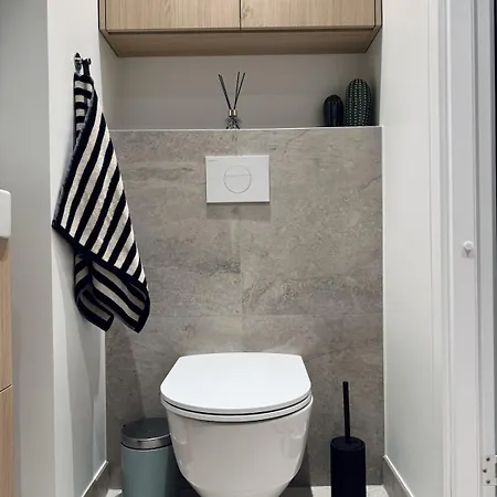 Stylish In Volta Quarter, Close To The Center! アパート